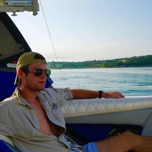 Meet your Posher, Evan